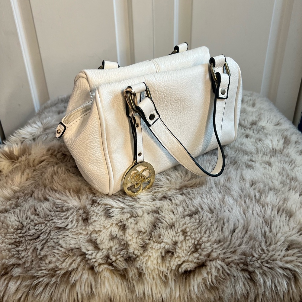Elegant White Leather Handbag